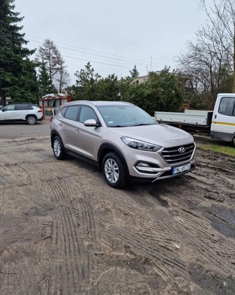 Hyundai Tucson cena 66420 przebieg: 150000, rok produkcji 2016 z Wolsztyn małe 106
